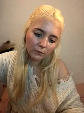 Blondie_Sofia_Essexbabe — Top off