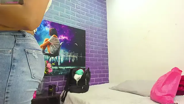 Freechat BustyGlow on StripChat