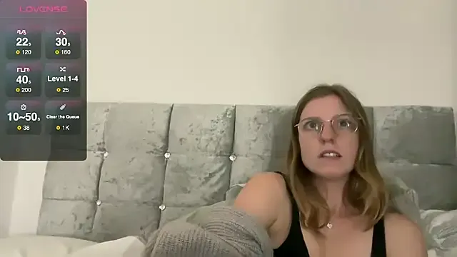 Freechat BustyKellyXXX on StripChat