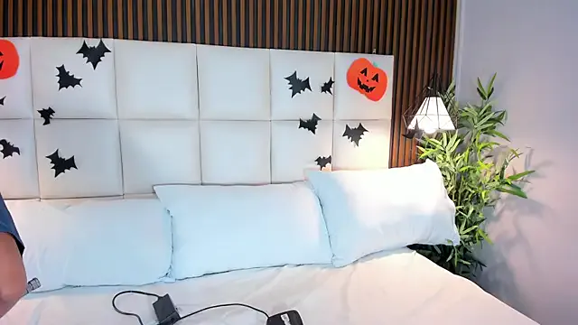 Freechat CailynBrowm on StripChat