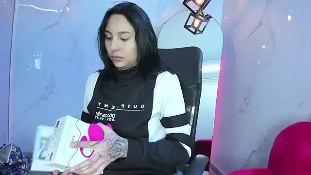 ChloeeTompson_ — deep throat with lots of drool