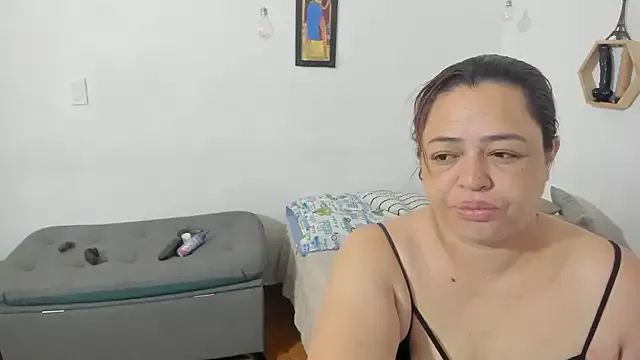 Freechat clarise_cooper on StripChat