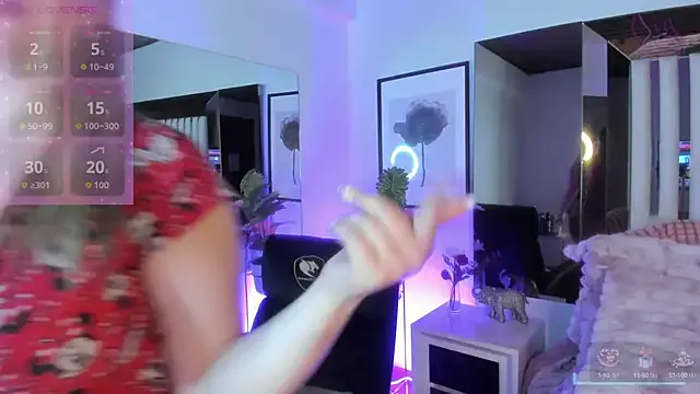 Freechat Cloee_Rainbow1 on StripChat