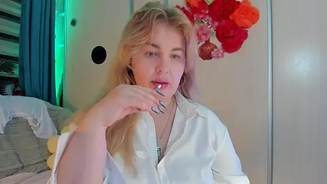 Freechat CoraSwon on StripChat