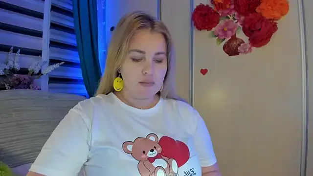 Freechat CoraSwon on StripChat