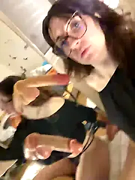 Freechat CornetDeGlace on StripChat