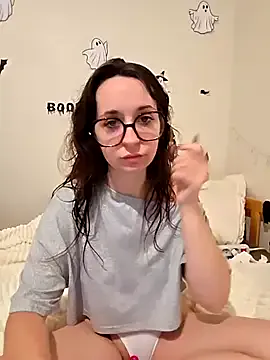 Freechat CornetDeGlace on StripChat