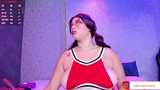 Freechat DanniaMonroee on StripChat
