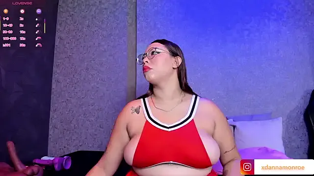 Freechat DanniaMonroee on StripChat