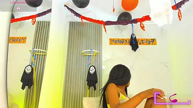 Freechat ebonydreams01 on StripChat