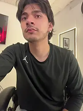 Freechat Elian_savoy on StripChat