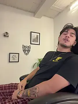 Freechat Elian_savoy on StripChat