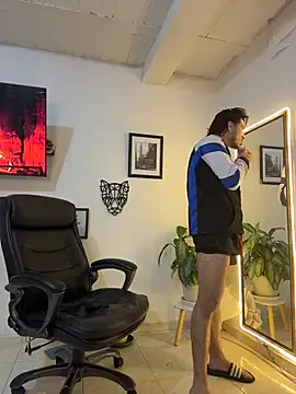 Freechat Elian_savoy on StripChat