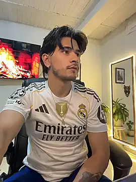 Freechat Elian_savoy on StripChat