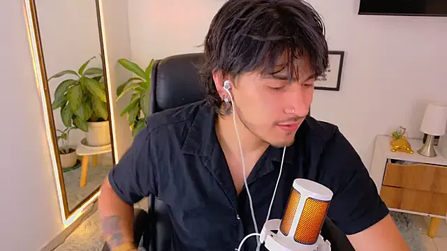 Freechat Elian_savoy on StripChat