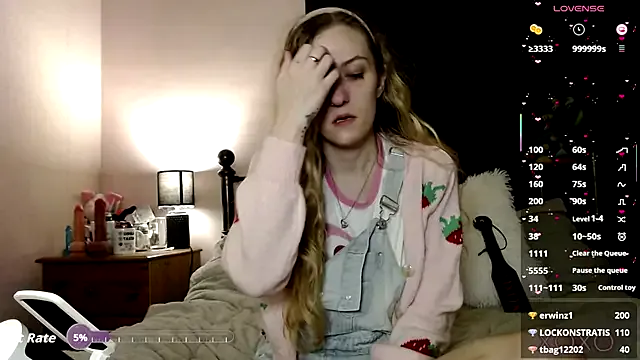 Freechat EllieeRose on StripChat