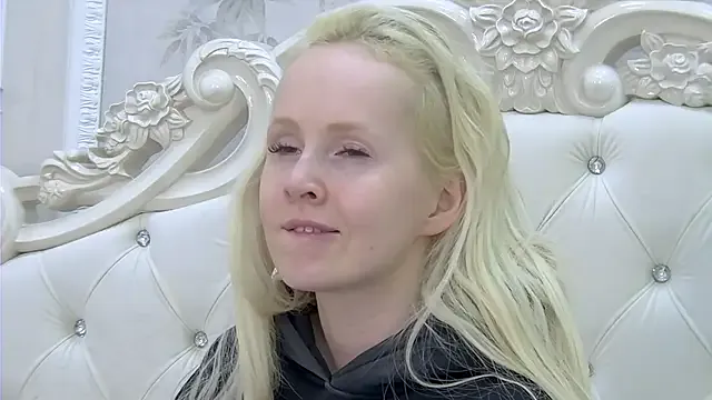 StripChat EllieFrosty_ is Group EllieFrosty_ — Ellie, look at me and smile =)