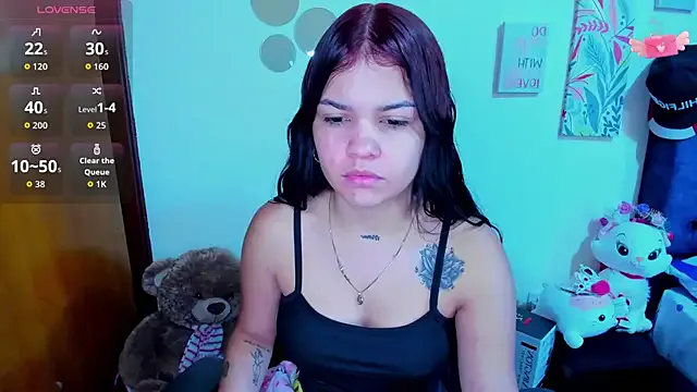 Emma_boo — omg heats up my tight pussy