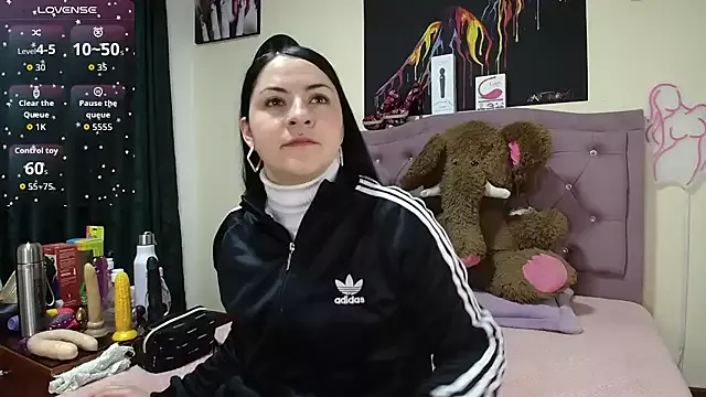 Emmie_Hot on StripChat 