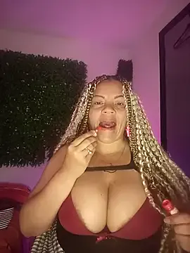 StripChat Eva_Luxei is Freechat Eva_Luxei — Oil on muy chest