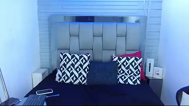 Freechat evelin_zaens on StripChat