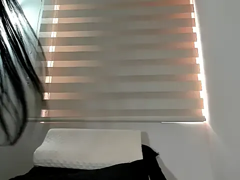 Freechat foxy-porn1 on StripChat