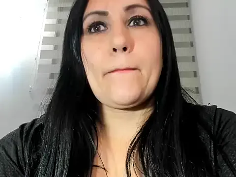 Freechat foxy-porn1 on StripChat