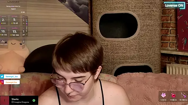 Freechat GamerGirl_Eve on StripChat