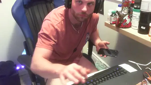 Freechat GeneralXMillyX on StripChat