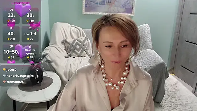 Private HornyMilf_777 on StripChat