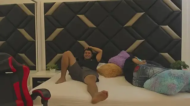 Hot_Threesomee — FUCK