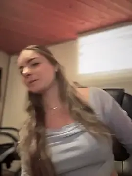 imlindapink on StripChat 