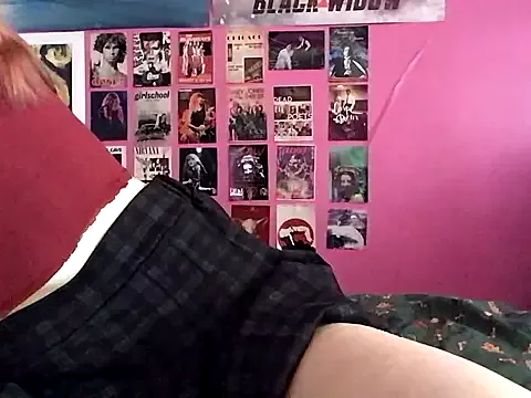 Freechat ivysplayhouse on StripChat