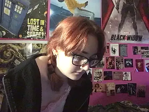 Freechat ivysplayhouse on StripChat