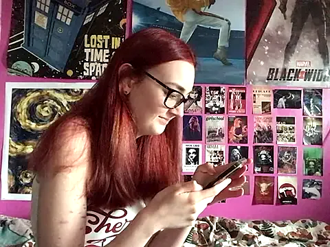 Freechat ivysplayhouse on StripChat