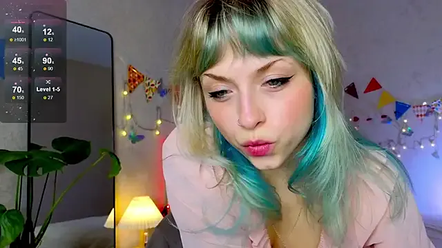 Freechat lavenderluxe on StripChat