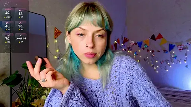 Freechat lavenderluxe on StripChat