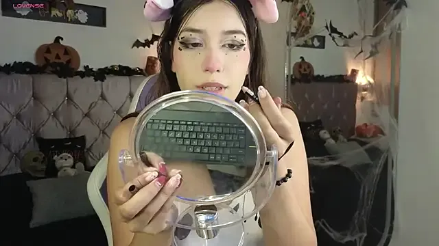 lila_min on StripChat 