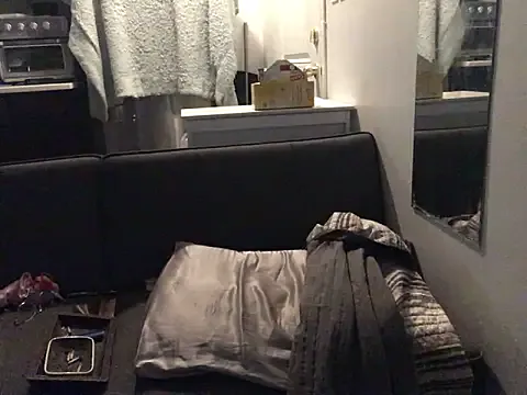 littyleesh1 — roll up and suck this dick