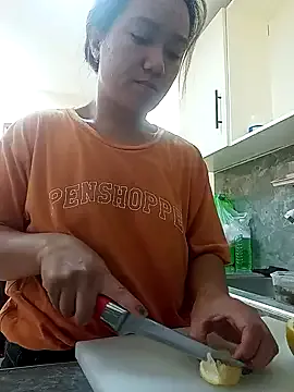 Freechat Lovelyclaya on StripChat