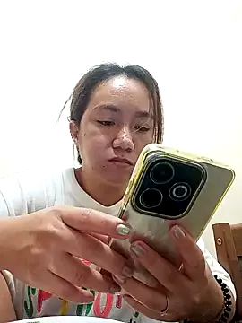 Freechat Lovelyclaya on StripChat