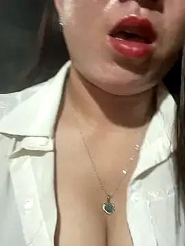 Luna-ass — earn money to buy dresses