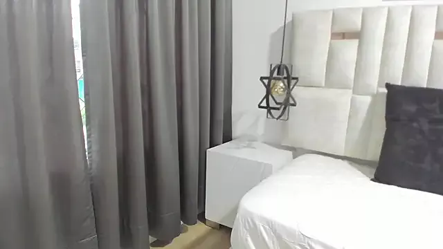 Freechat Luna_Naughty1 on StripChat