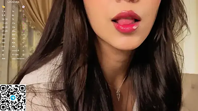 Lustrous_Moon — Play with my tongue