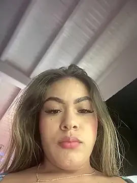 MayaMoanXXX on StripChat 