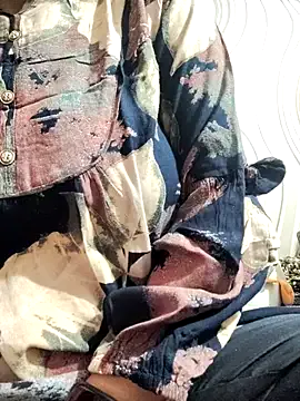 Freechat meenu_bhabhi547 on StripChat