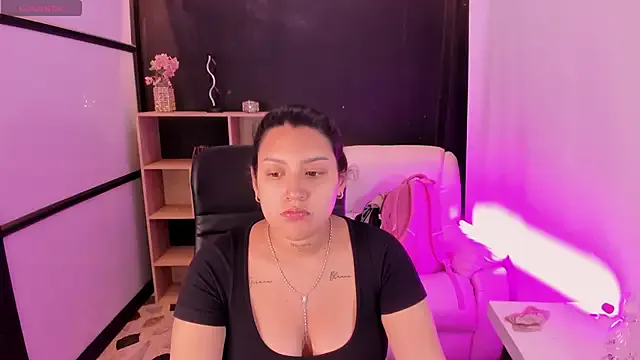 StripChat MelodySnow is Freechat MelodySnow — pinch nipples