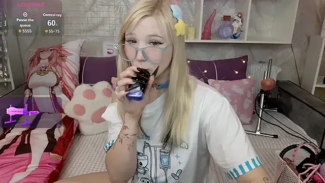 Private MeowkaKitty on StripChat