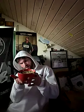 Mexxwell69 on StripChat 