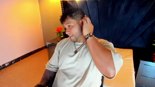 Freechat michael_hill1 on StripChat